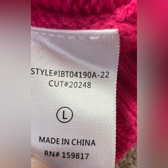 ALTAR'D STATE Hot Pink Sweater w/Floral Stitching. Woman’s Size Large - Picture 5 of 11